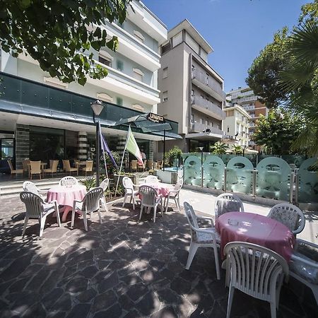 Hotel Levante Rimini Exteriör bild