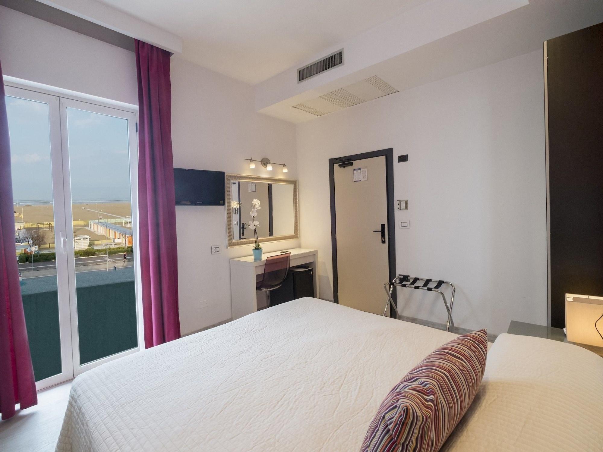 Hotel Levante Rimini Exteriör bild