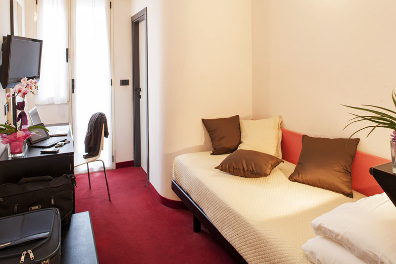 Hotel Levante Rimini Exteriör bild