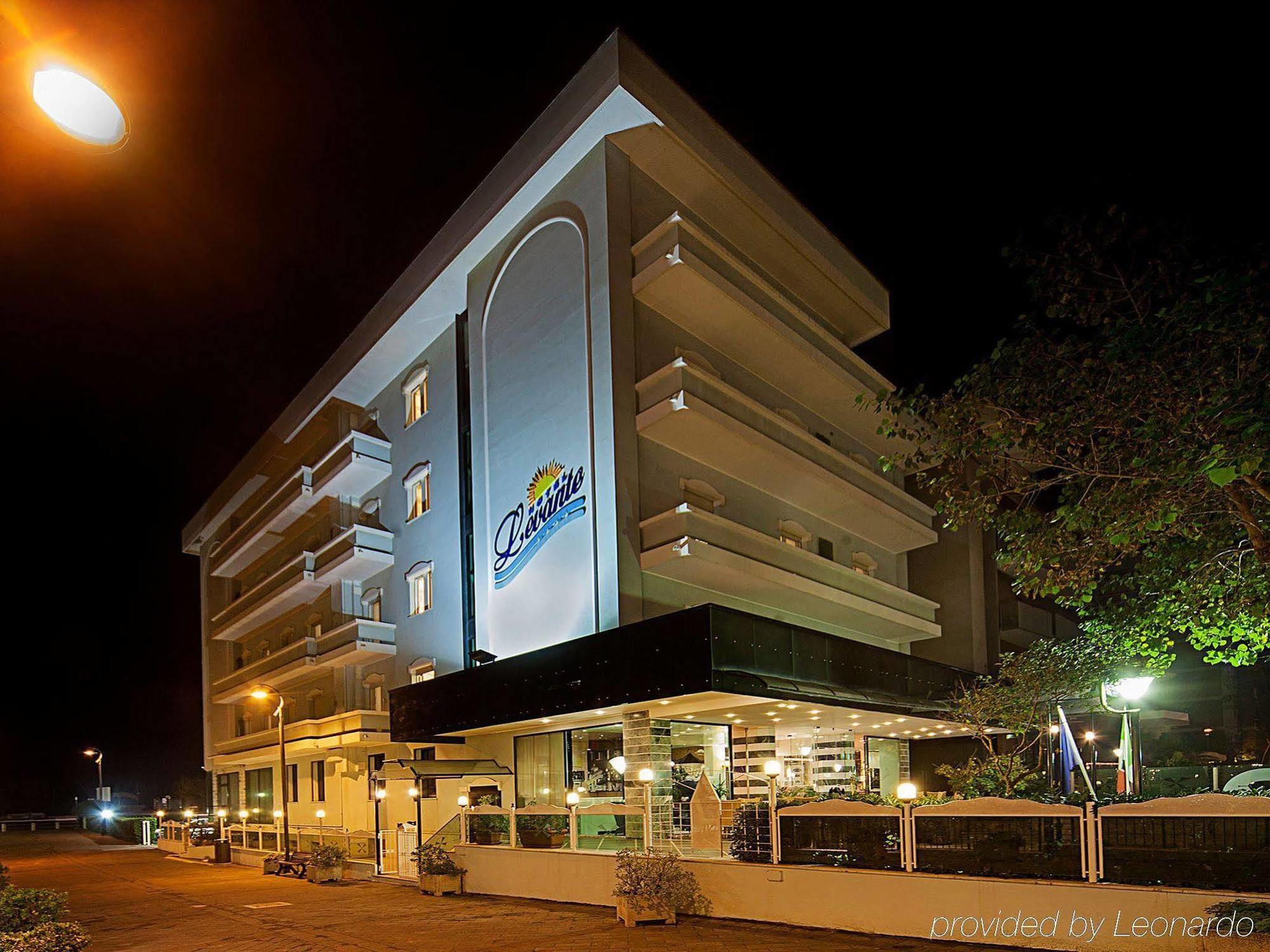 Hotel Levante Rimini Exteriör bild