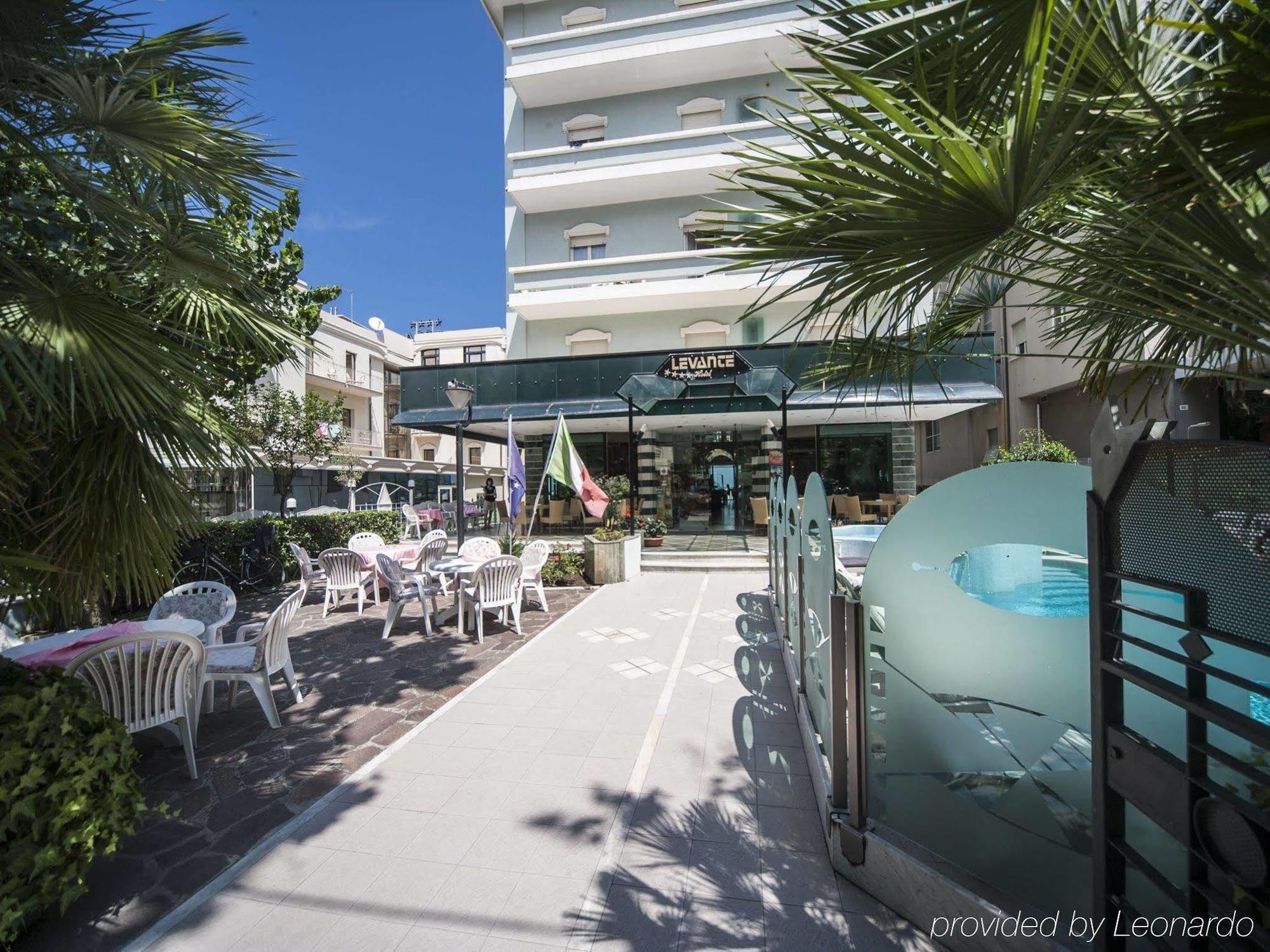 Hotel Levante Rimini Exteriör bild