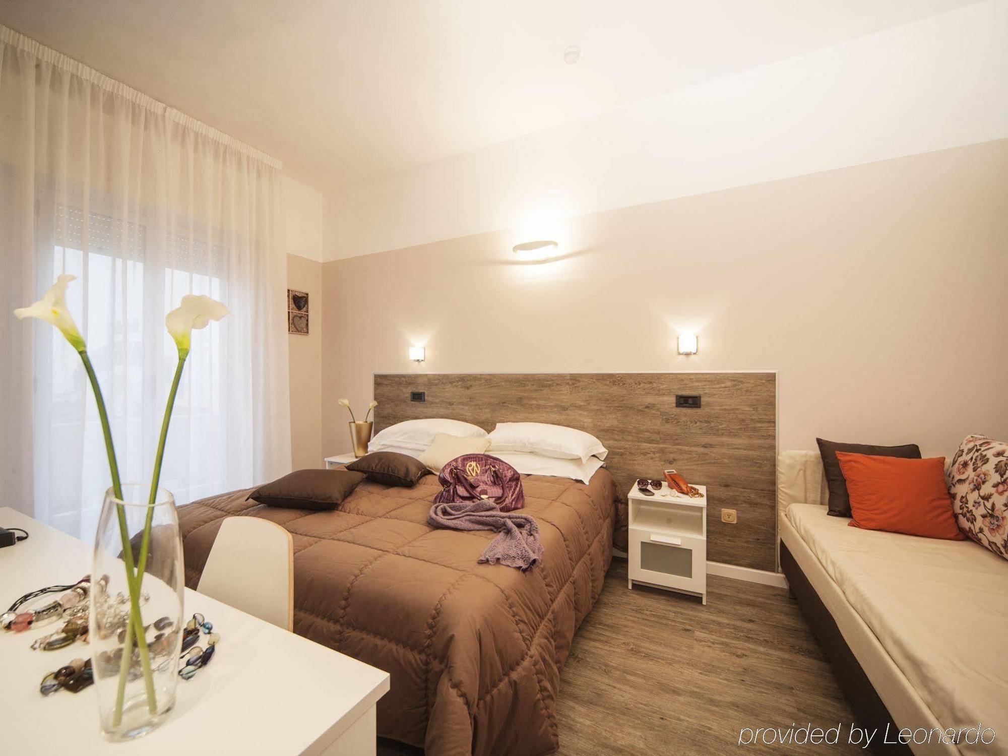 Hotel Levante Rimini Exteriör bild
