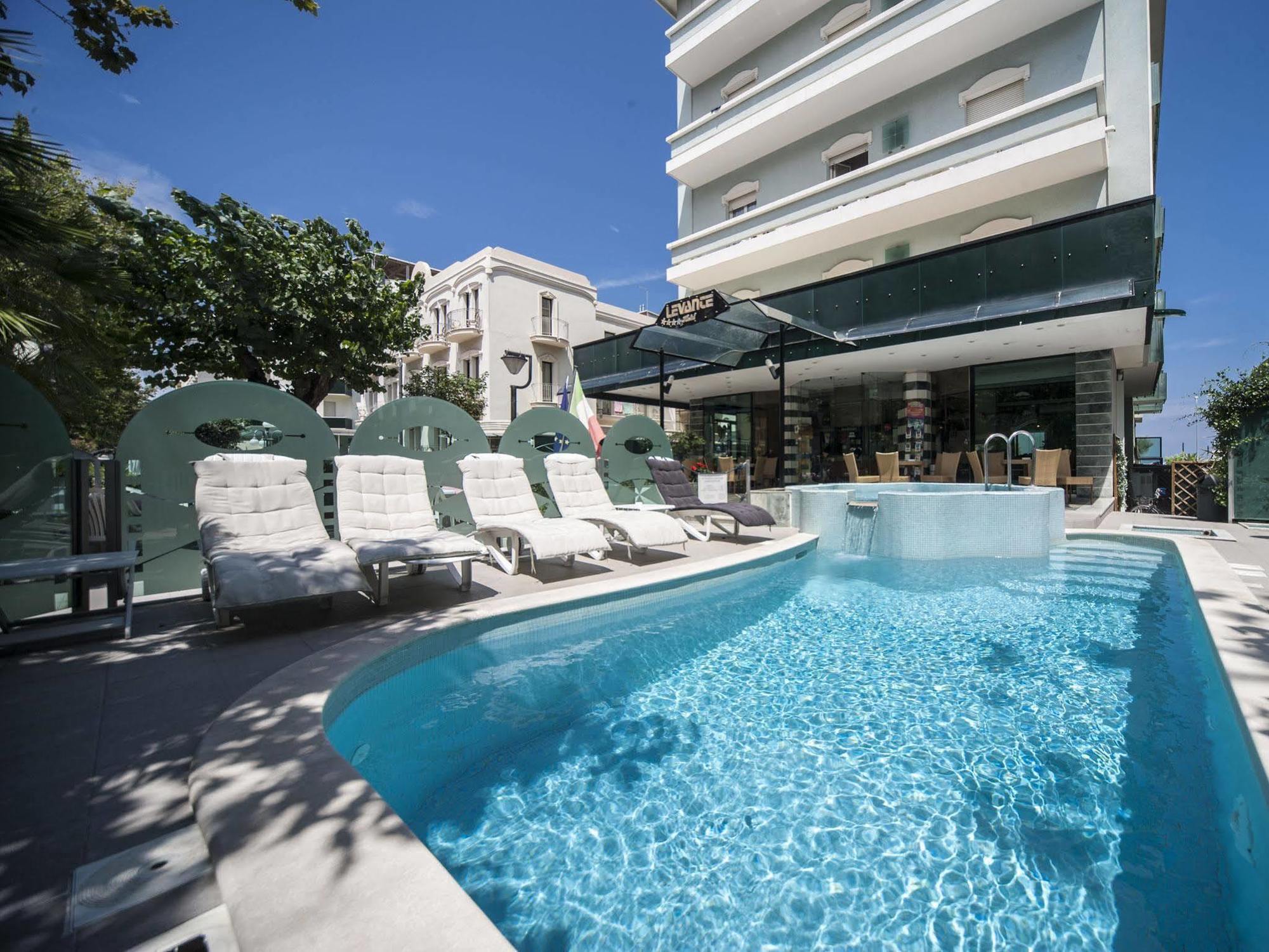 Hotel Levante Rimini Exteriör bild