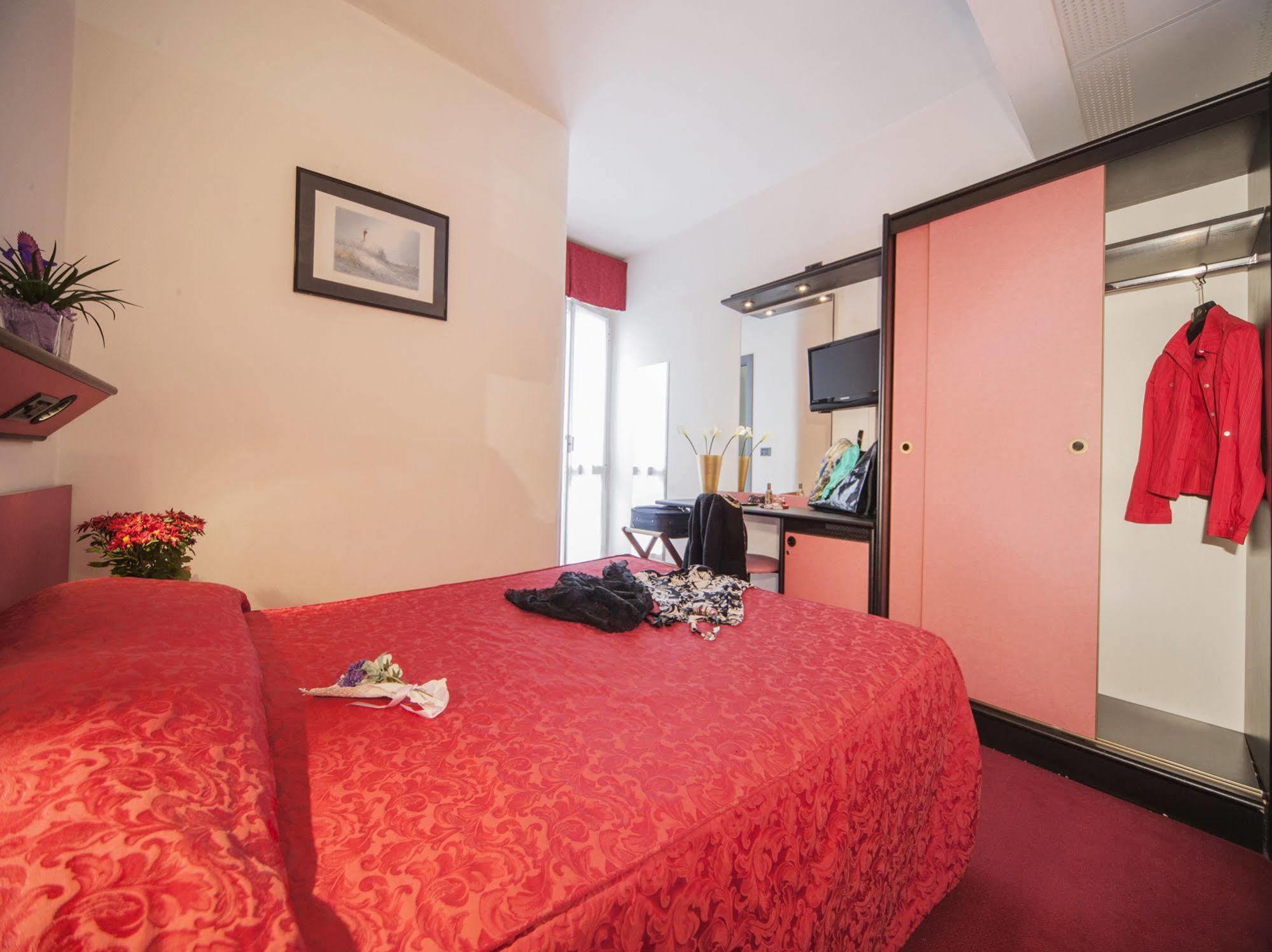 Hotel Levante Rimini Exteriör bild
